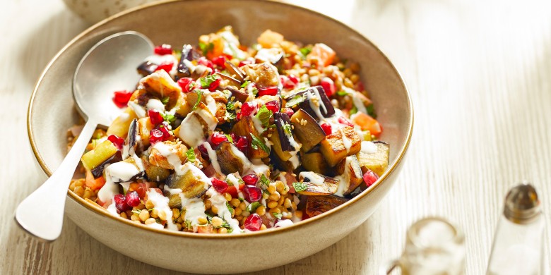 Linzensalade met aubergine en granaatappel 