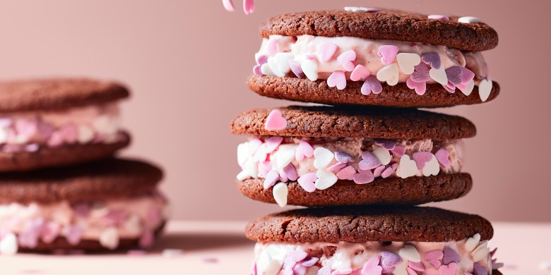 Ice cream cookie sandwiches 