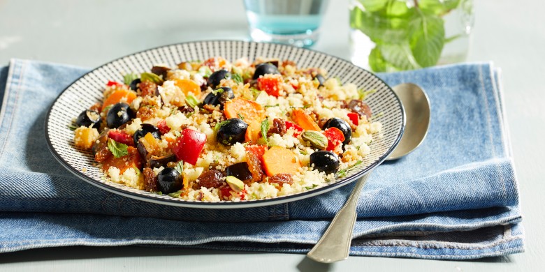 Couscous met aubergine, olijven en munt 
