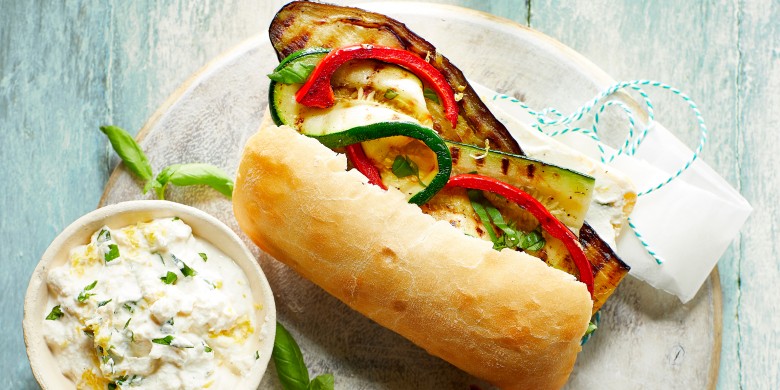 Ciabatta met gegrilde groenten en citroenricotta 