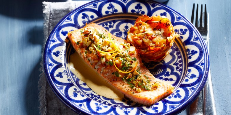 Gevulde zalm met zoete-aardappeltaartjes 