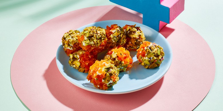 Abrikoos-pistacheballetjes van geitenkaas 