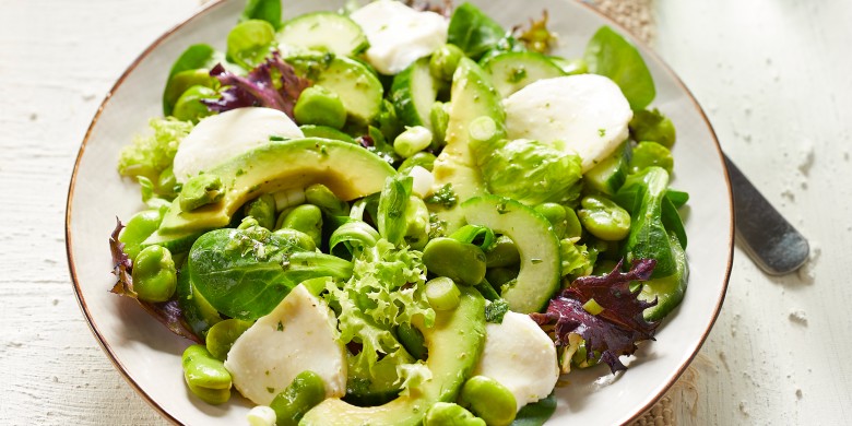 Tuinbonensalade met mozzarella en kruidendressing 