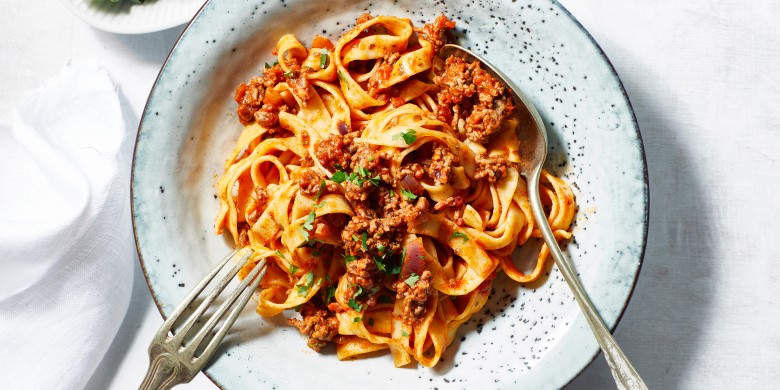 Snelle tagliatelle al ragù 