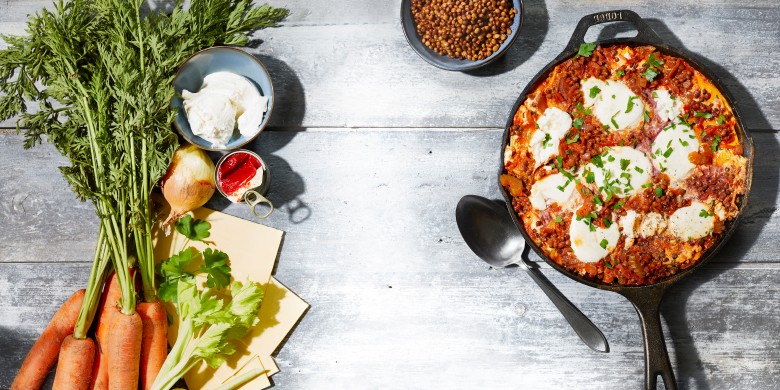 Pan-lasagne met linzenbolognese en ricotta
