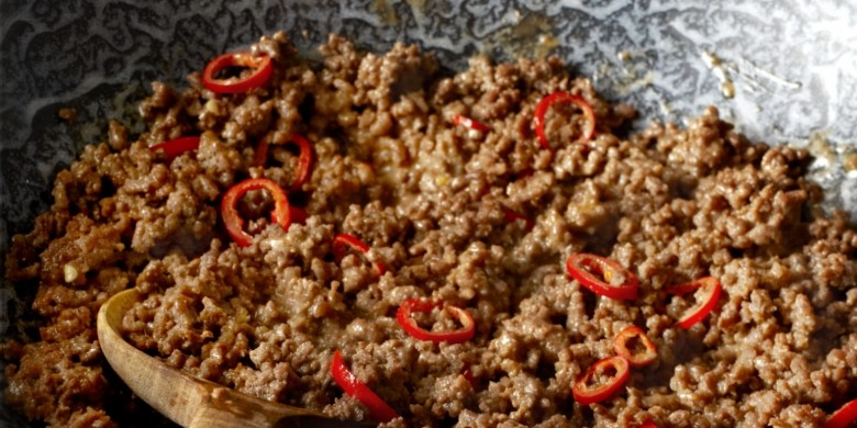 Geroerbakt gehakt met kokos