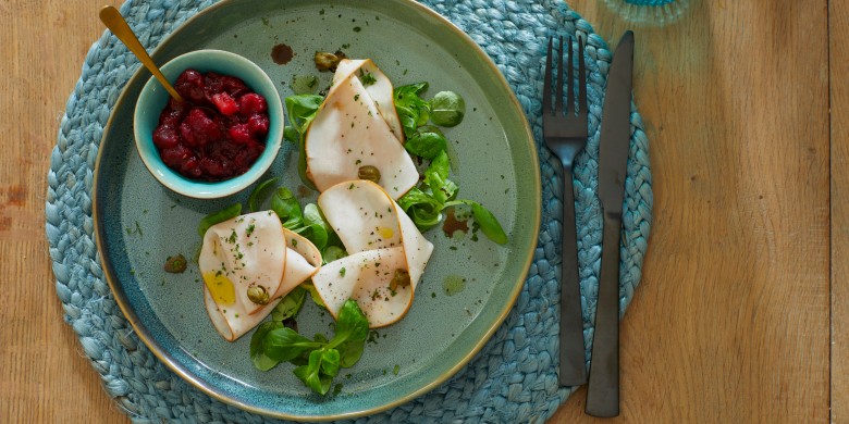 Gerookte kipfilet met appel-cranberrycompote