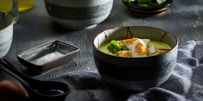 Aziatische eiersoep met paksoi en koriander 