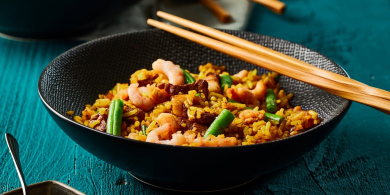 Rijstschotel met spek en garnalen 
