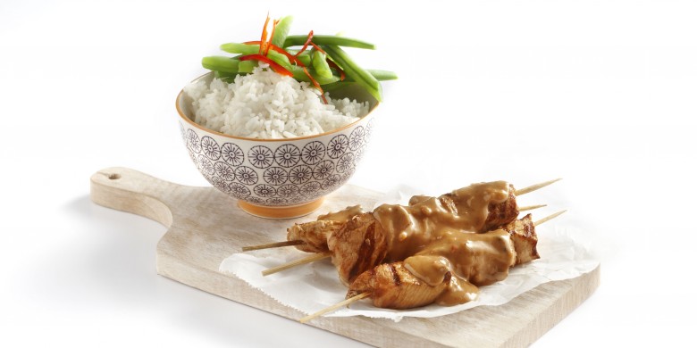 Geroosterde varkenssaté met pittige pindasaus