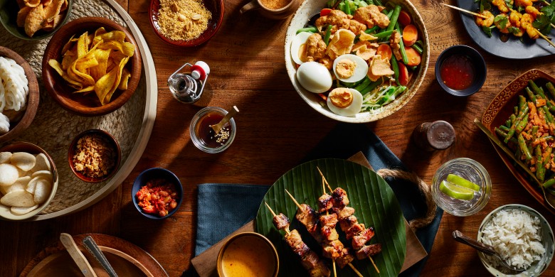 Saté babi met pindasaus 