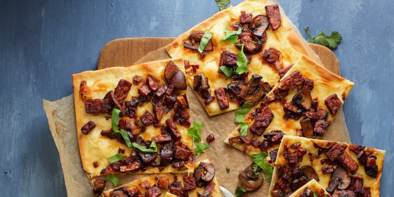 Flammkuchen met tempé en champignons 