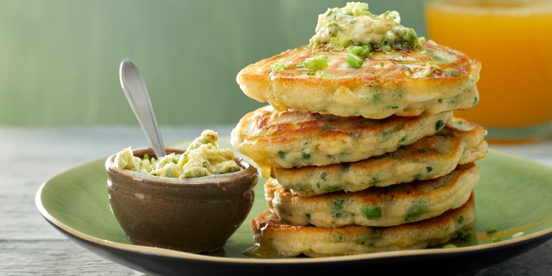 American pancakes met doperwten en bieslookboter 