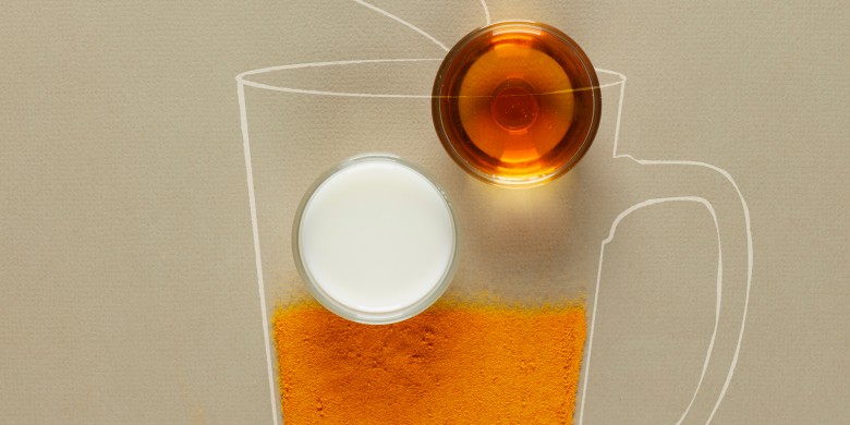 Gouden kurkuma-gember latte 