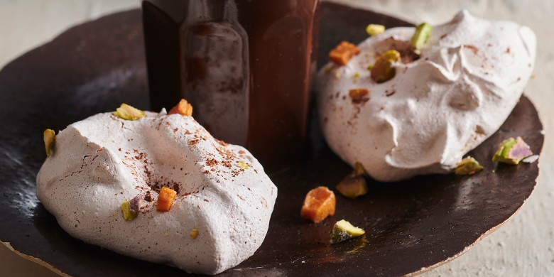 Cacao-wolken met abrikoos en pistache 