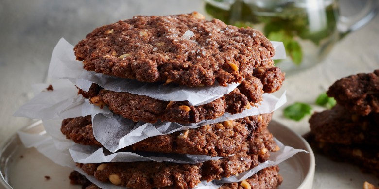 Zoute chocoladekoekjes met hazelnoten 