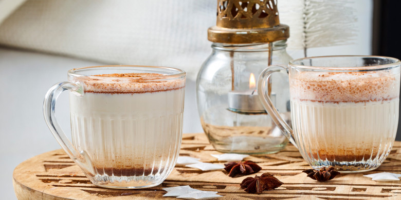 Spicy hot almond drink