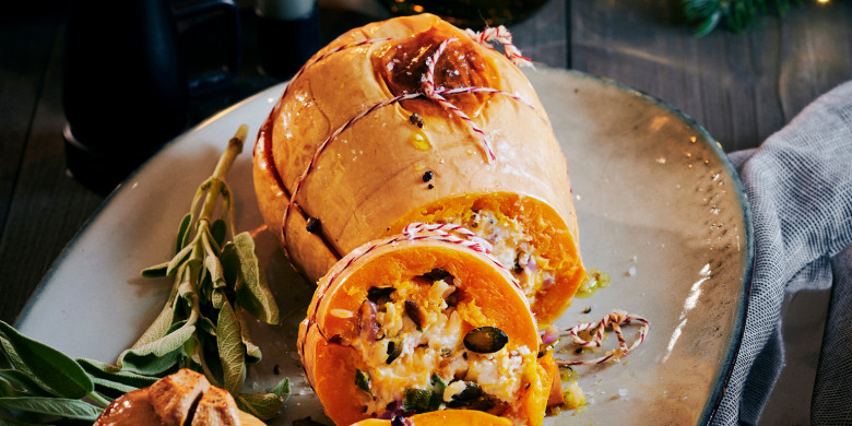 Gevulde pompoenrollade met geitenkaas en salie