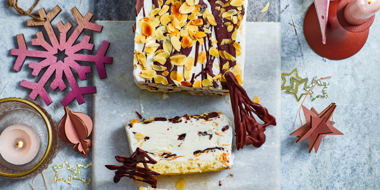 IJstaart met nougat en chocolade