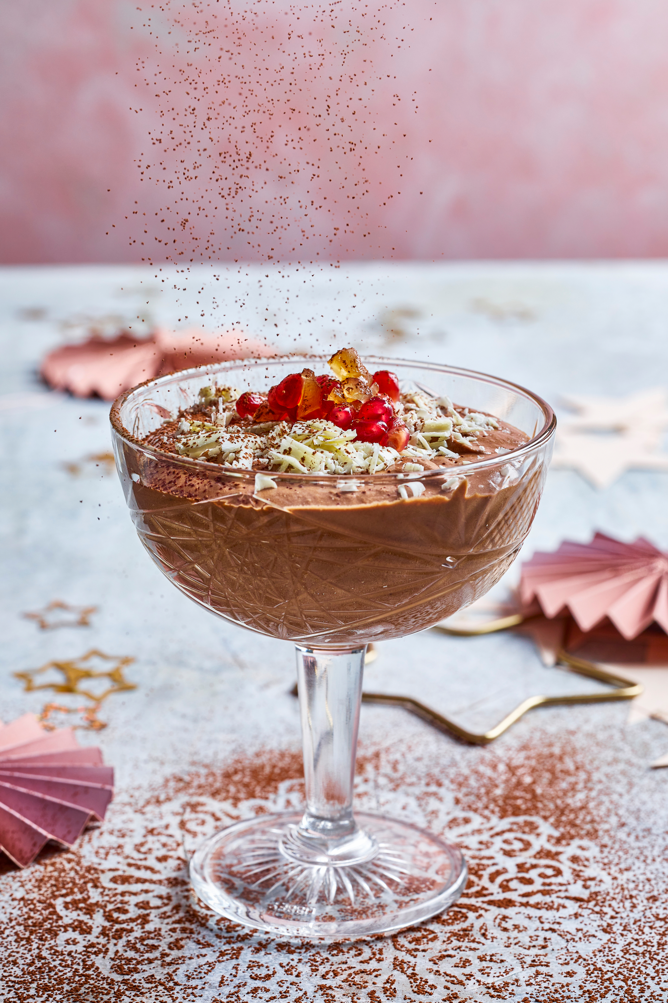 Chocolademousse met gember en granaatappel