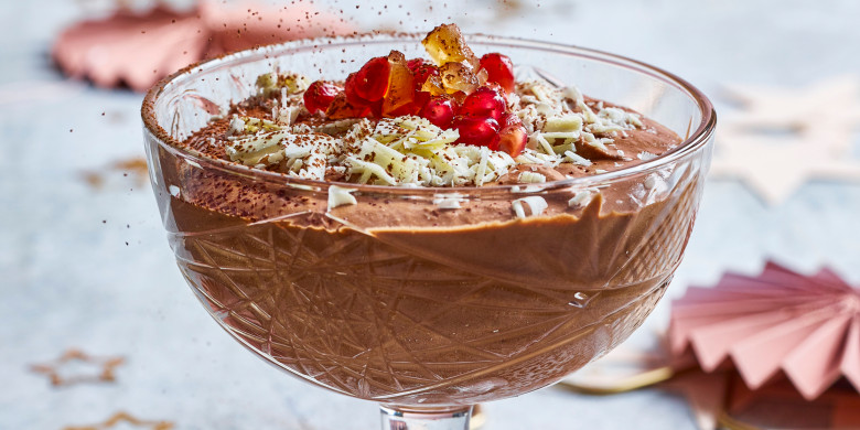 Chocolademousse met gember en granaatappel