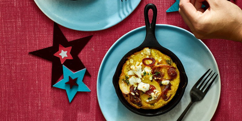 Aardappeltortilla met geitenkaas en gekaramelliseerde ui