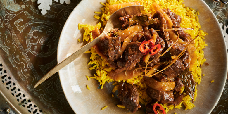 Rendang met nasi kuning