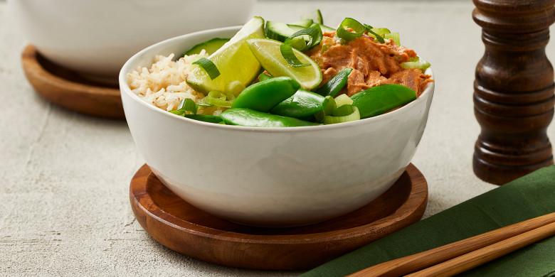 Zilvervliesrijst-bowl met tonijn en sugarsnaps