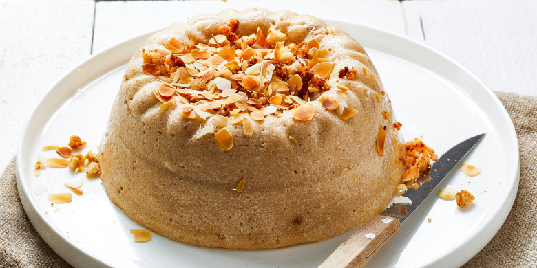 Bitterkoekjes-griesmeelpudding met amandel