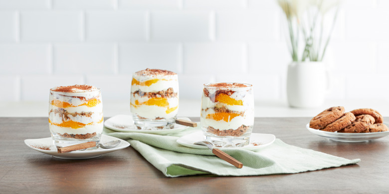 Laagjesdessert met chocokoekjes, sinaasappel en stracciatellayoghurt