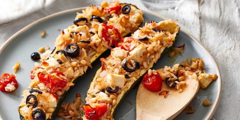 Gegratineerde courgette met feta en olijven 