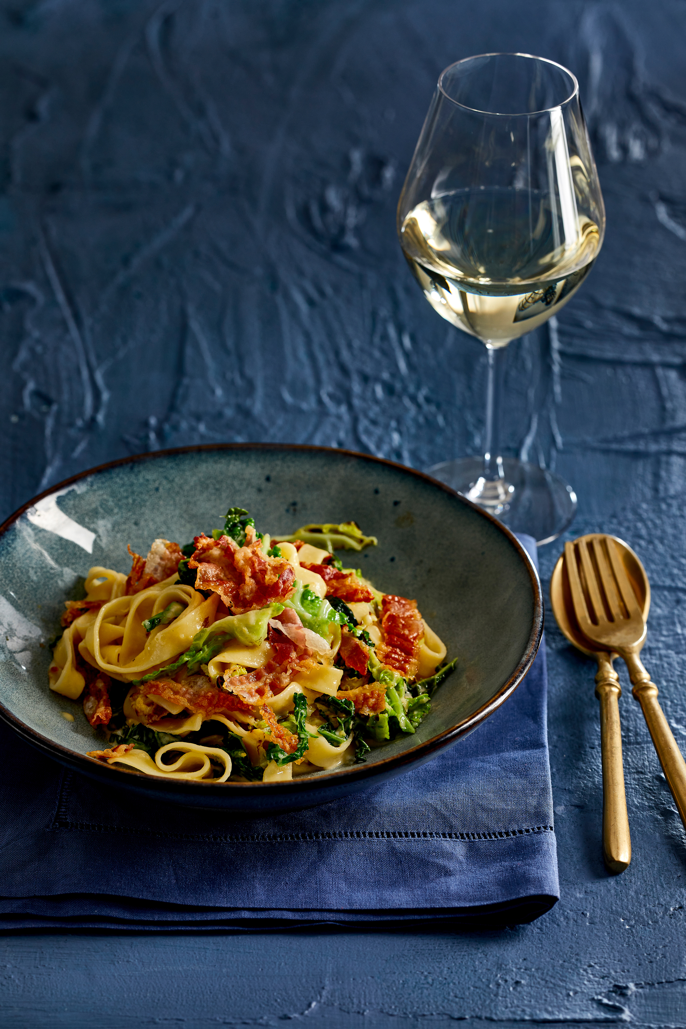 Tagliatelle met savooiekool in romige eiersaus