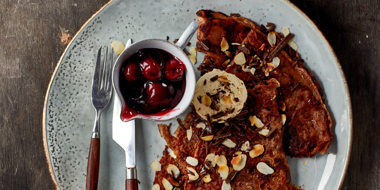 Chocoladecrêpes met warme kersen 