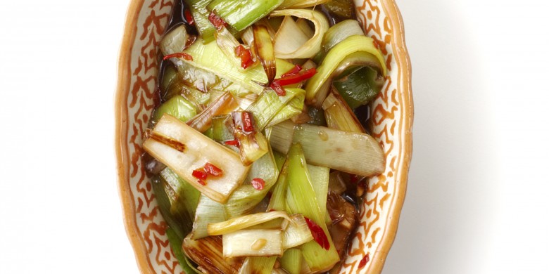 Gewokte prei met knoflook en oestersaus