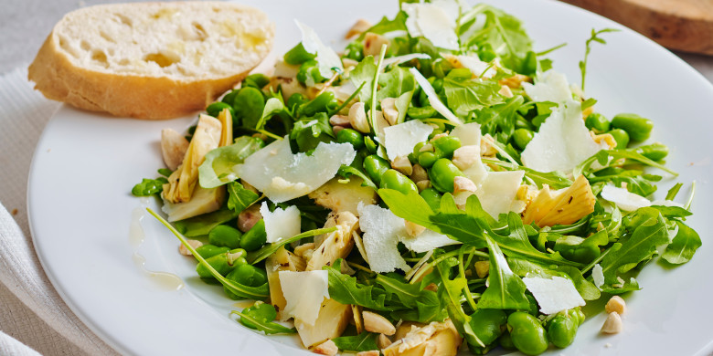 Tuinbonensalade met artisjok en pecorino