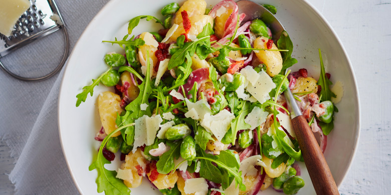 Gnocchi met tuinbonen en spekjes