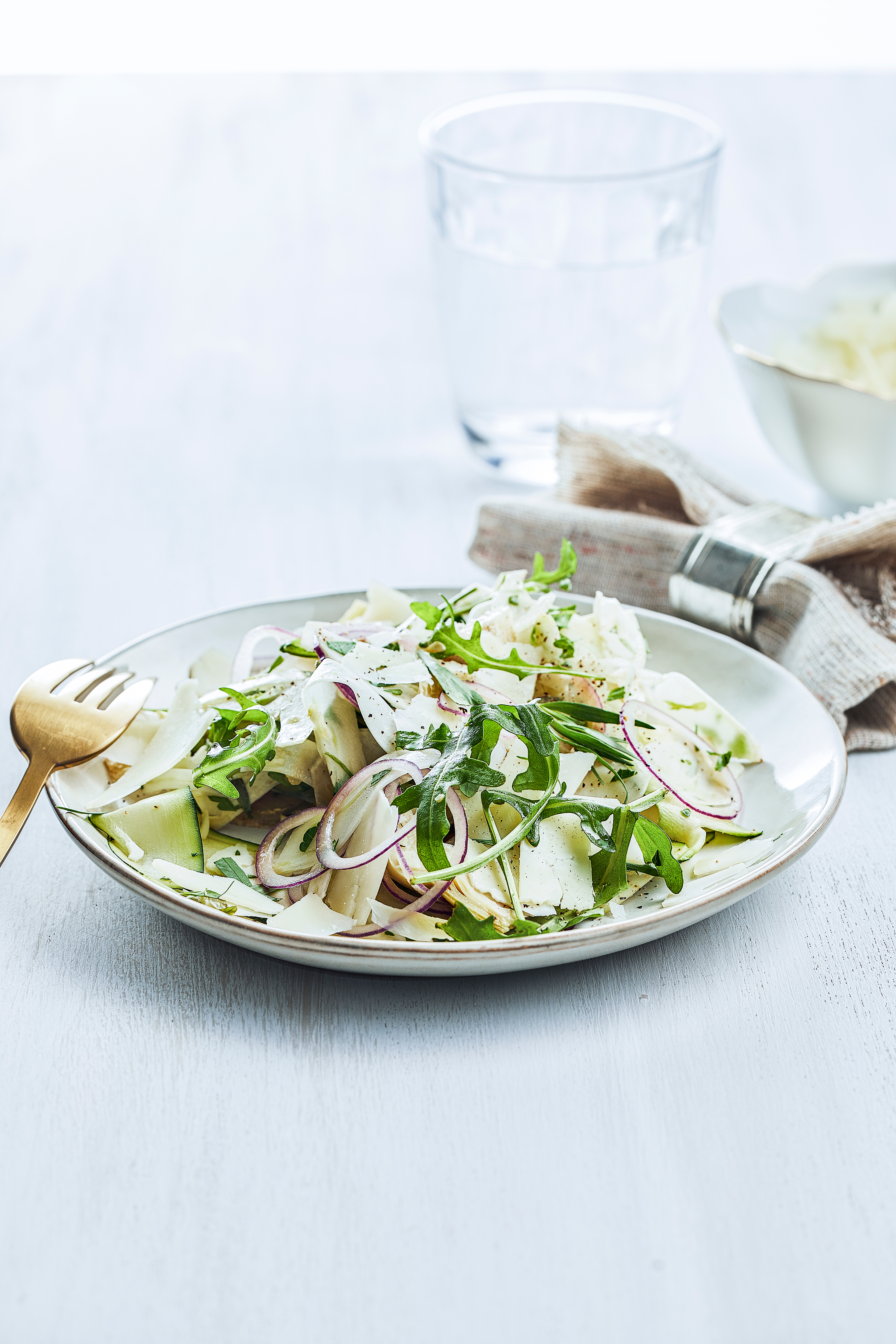 Salade van rauwe groenten met pecorino