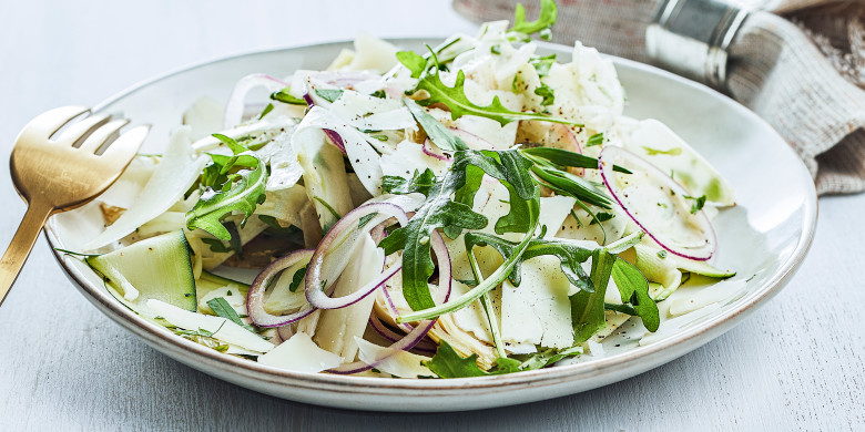 Salade van rauwe groenten met pecorino 