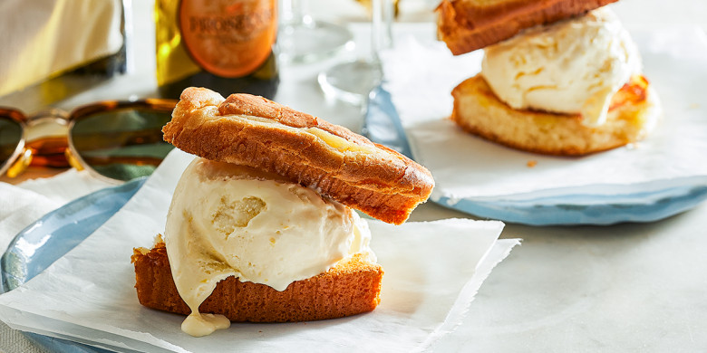 Brioche con gelato al limone 
