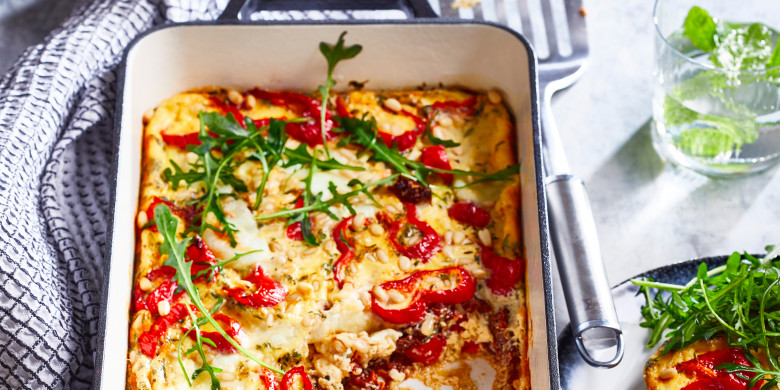 Ovenfrittata met zongedroogde tomaatjes en mozzarella
