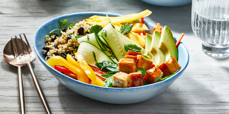 Mango-quinoa bowl 