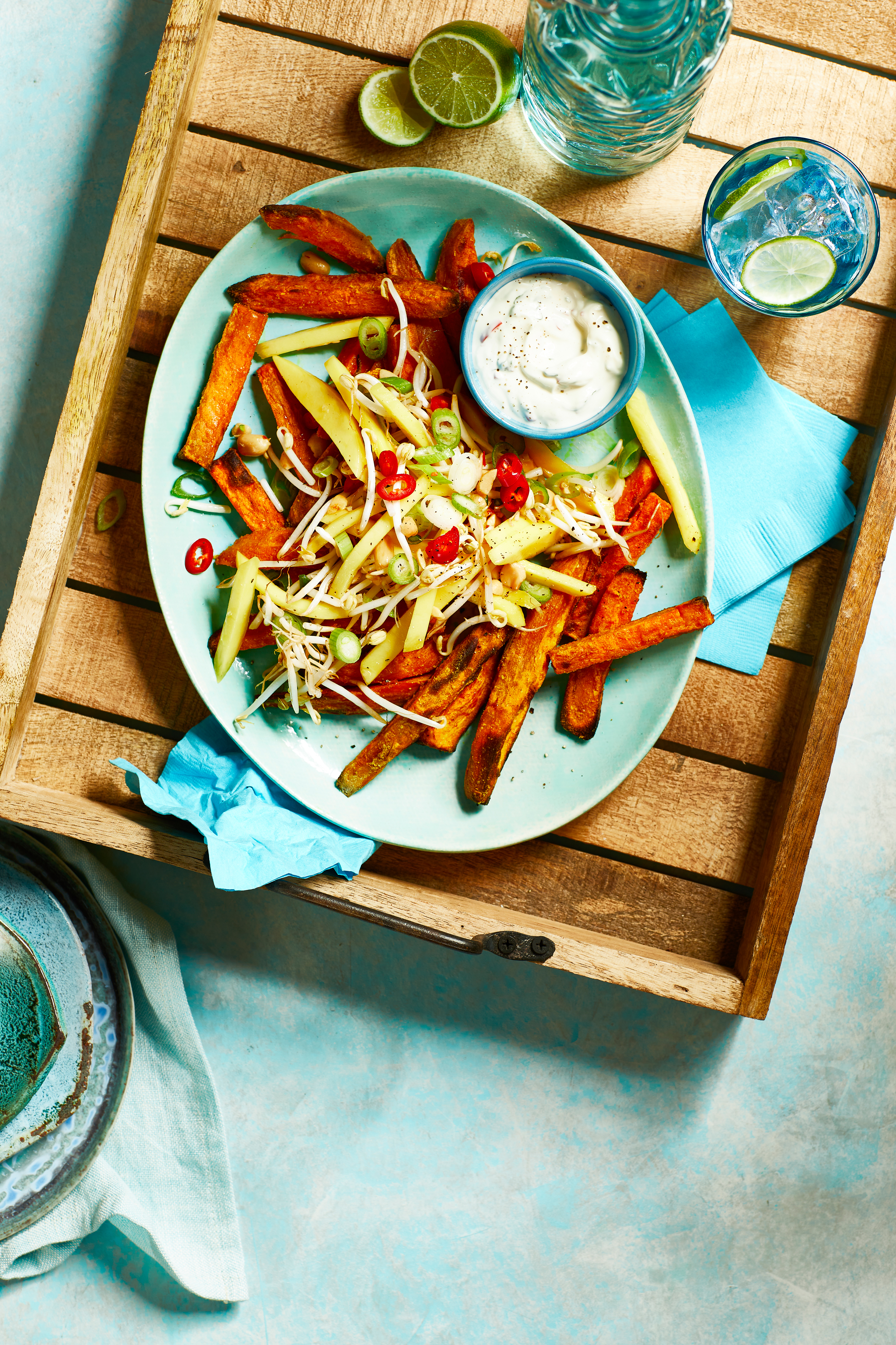 Maaltijdsalade van zoete aardappel en pinda's