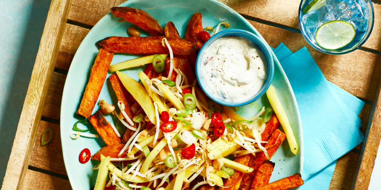 Maaltijdsalade van zoete aardappel en pinda’s 