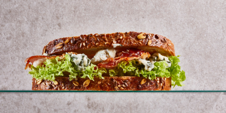 Sandwich met blauwe kaas en krokante pancetta 