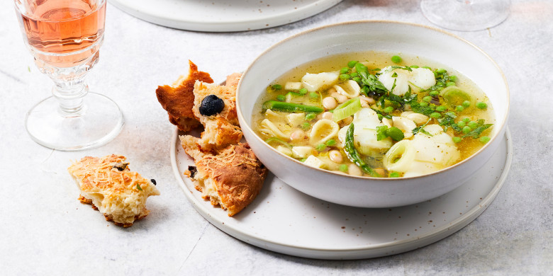 Visminestrone met olijvenbrood