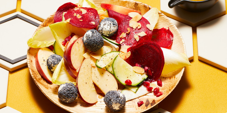 Bonte salade met geitenkaas en honingdressing 