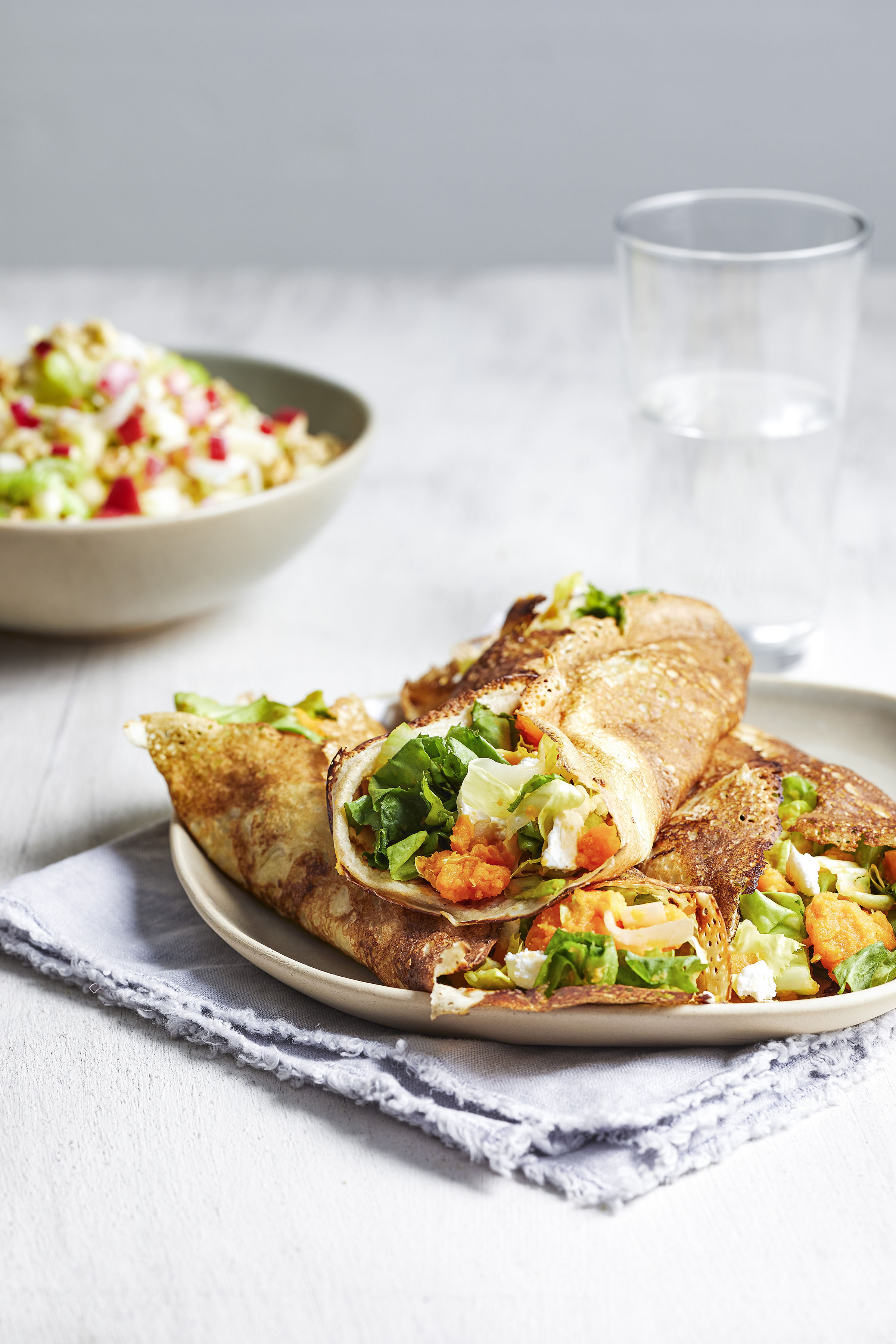 Gevulde pannenkoek met andijvie, zoete aardappel en geitenkaas