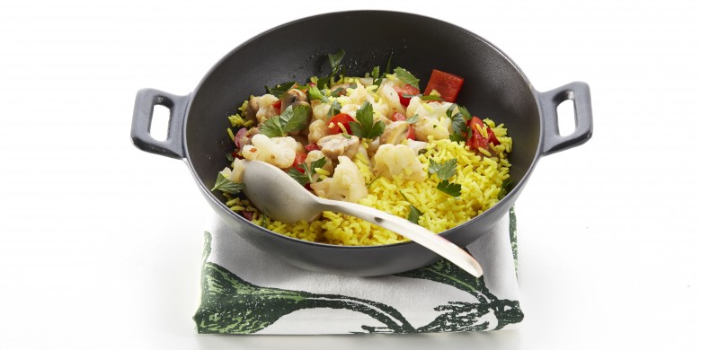 Groentewok met gele rijst