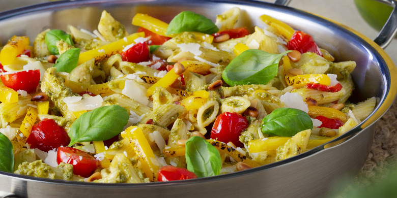 Penne met pesto, tomaatjes en paprika