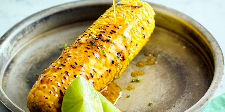 Maiskolf met cajun-limoenboter